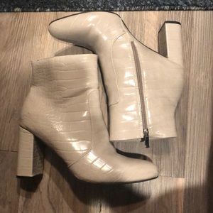 Chunky heel boot